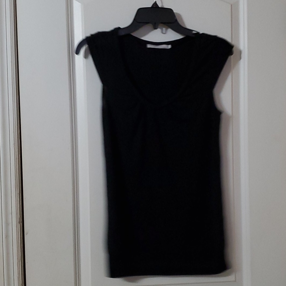 Black tee
